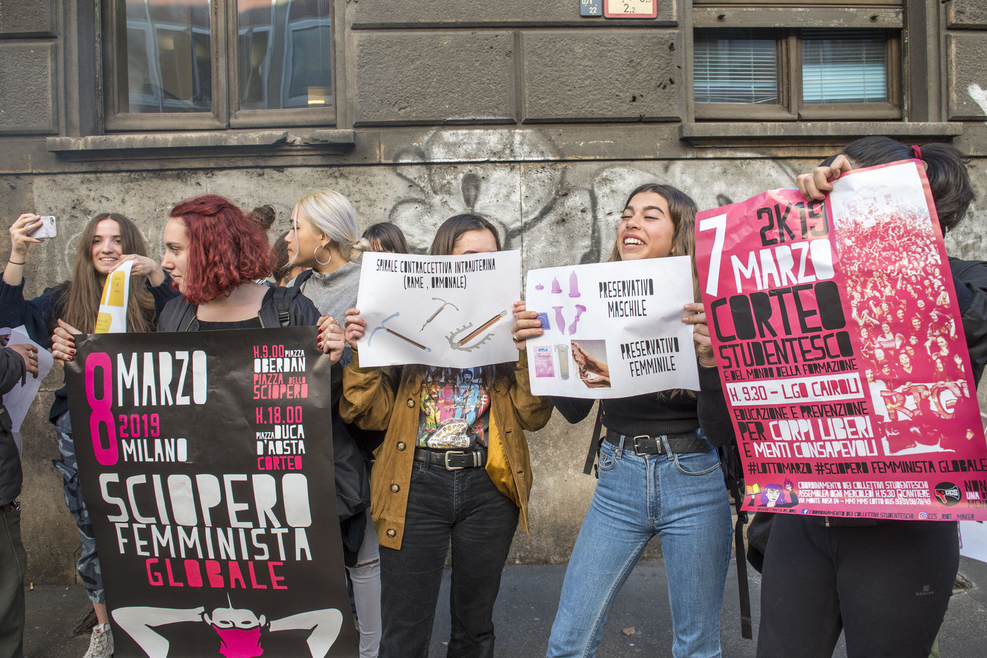 8 marzo, le donne scendono in piazza contro i diritti negati sciopero