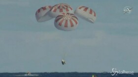 Space X, la capsula Dragon è rientrata sulla Terra: l’ammaraggio al largo della Florida