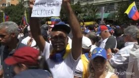 Venezuela, manifestanti pro Guaidò in piazza a Caracas