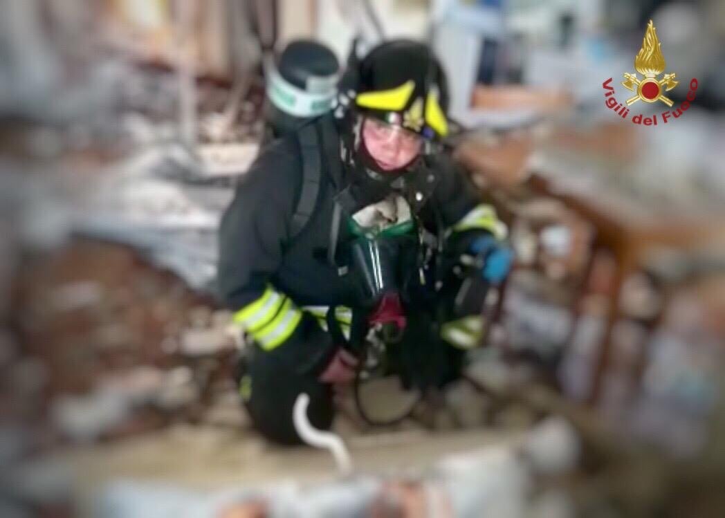Udine, esplosione in appartamento: feriti padre, madre e figlio