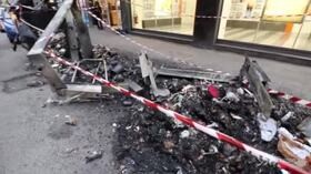 Roma, ancora cassonetti in fiamme. Raggi: “Questi episodi non ci fermano”