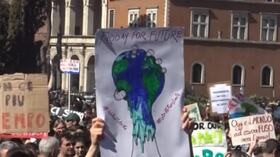 Friday4Future, studenti in piazza a Roma: “Salviamo il pianeta”