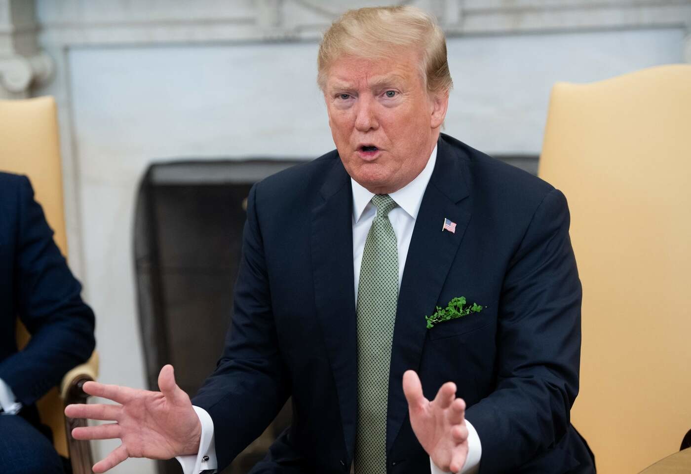 Trump pone il suo primo veto contro il Senato per costruire il muro