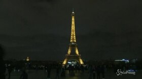 Nuova Zelanda, la Tour Eiffel si spegne per ricordare le vittime