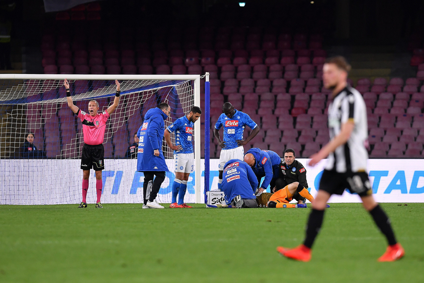 Sviene Ospina, momenti di terrore al San Paolo. Poi il portiere si riprende