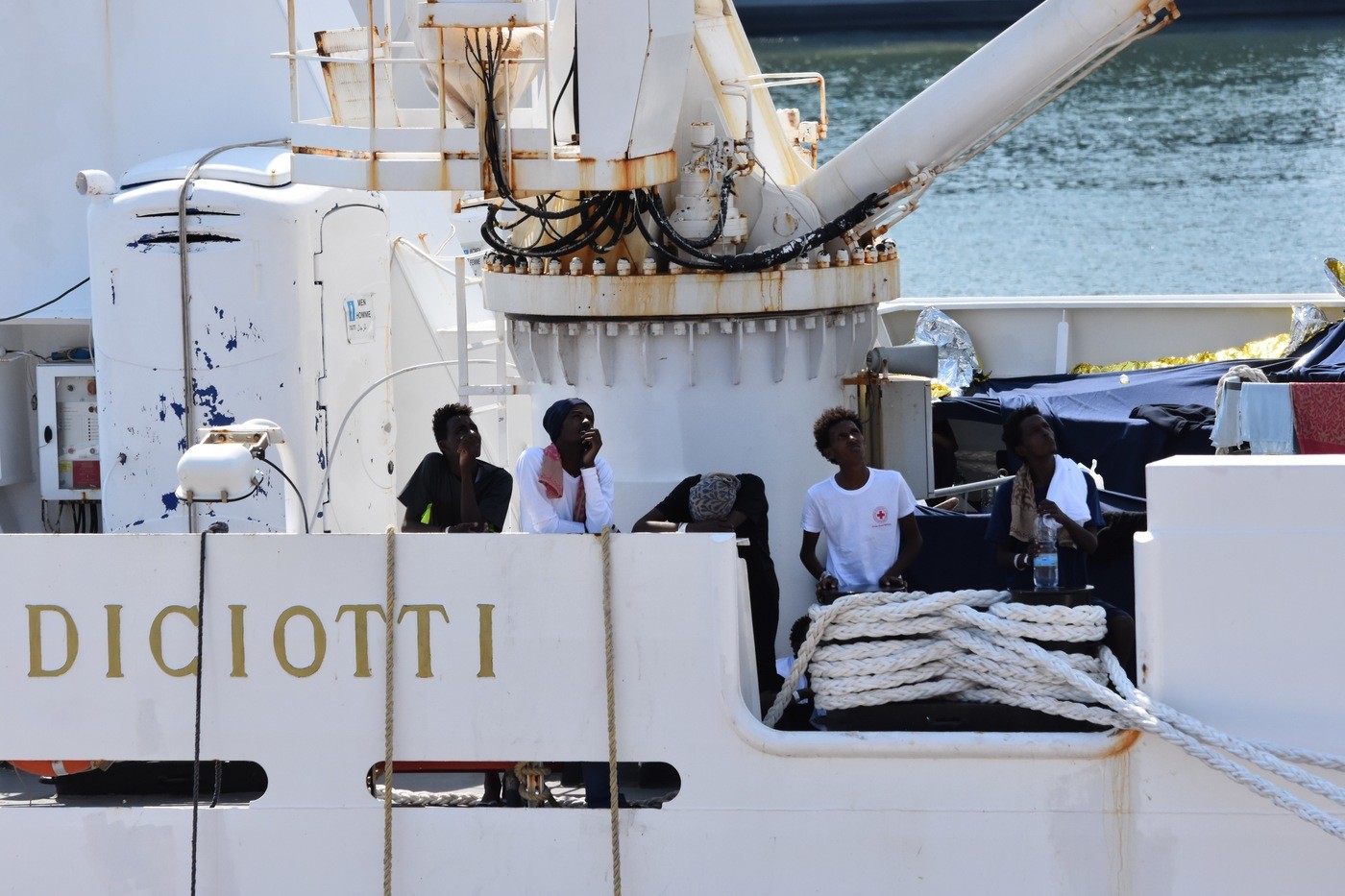 Diciotti, Salvini prepara relazione ‘sobria’. Piantedosi smentisce il tribunale dei ministri