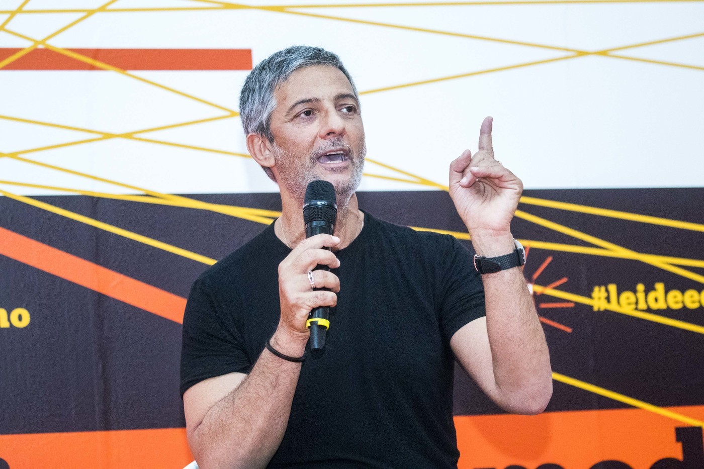 Fiorello torna in tv con Raffaella Carrà: “Non le si può dire di no”