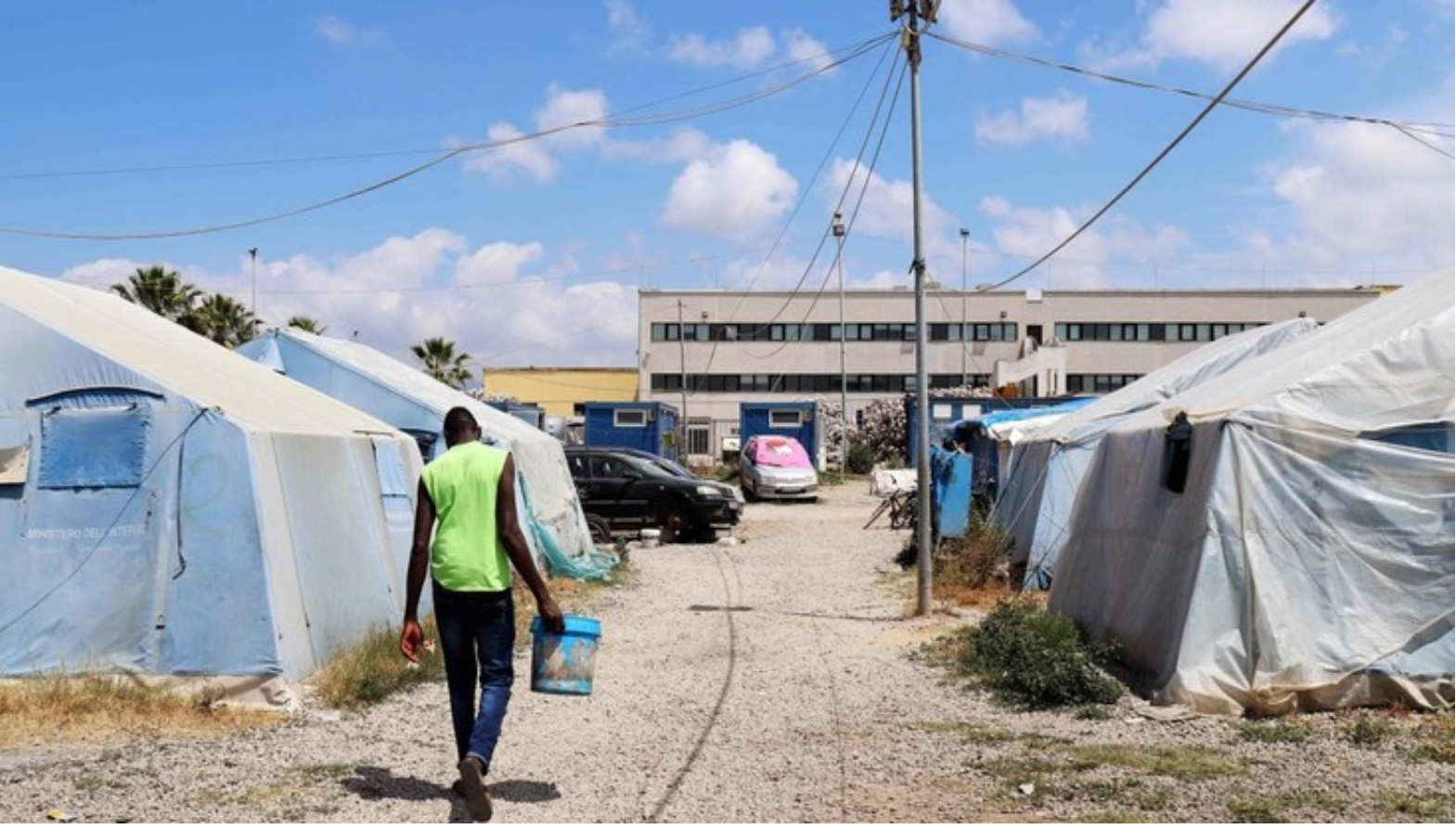 San Ferdinando, incendio nella tendopoli. Muore un altro migrante