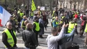 Parigi, 19esimo sabato di proteste dei Gilet Gialli: Campi Elisi off-limits