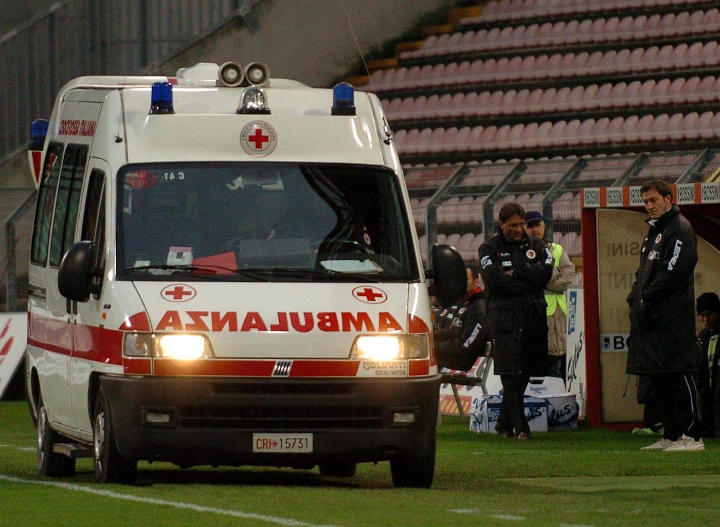 Bologna, calciatore 21enne muore in campo dopo un malore