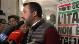 Salvini: “Berlusconi mi da del co***ne, Di Maio dello sfigato, sarò metà e metà”