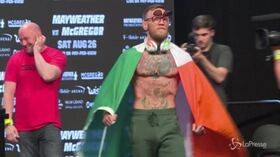 Arti marziali miste, Conor McGregor annuncia il ritiro (e viene accusato di stupro)