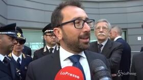 Bonafede: “Italia non ha bisogno di armi”