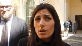 Rifiuti, Raggi: “Garantire la vigilanza, anche con l’esercito”
