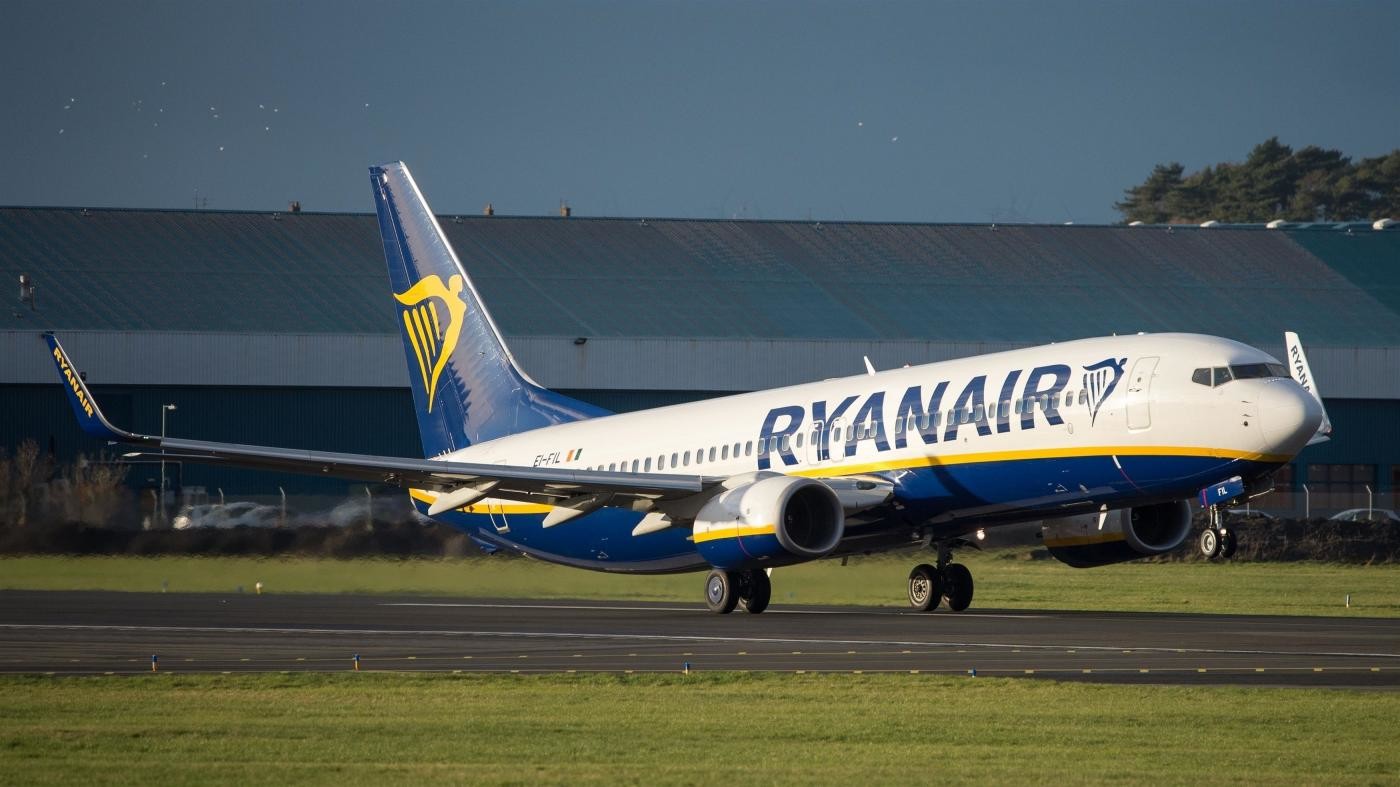 Treviso, fumo dal motore per un Boeing  737 Ryanair