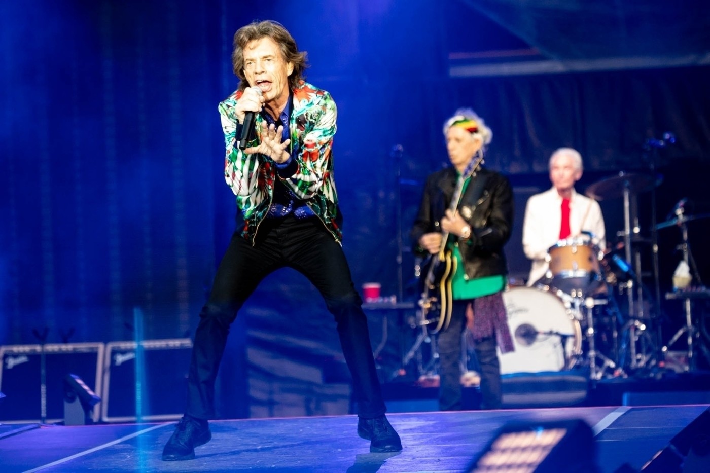 Paura per Mick Jagger: sta male, i Rolling Stones rinviano il tour