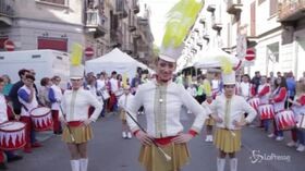 Torino, carnevale a Borgo Vittoria: sfilata con supereroi e maschere