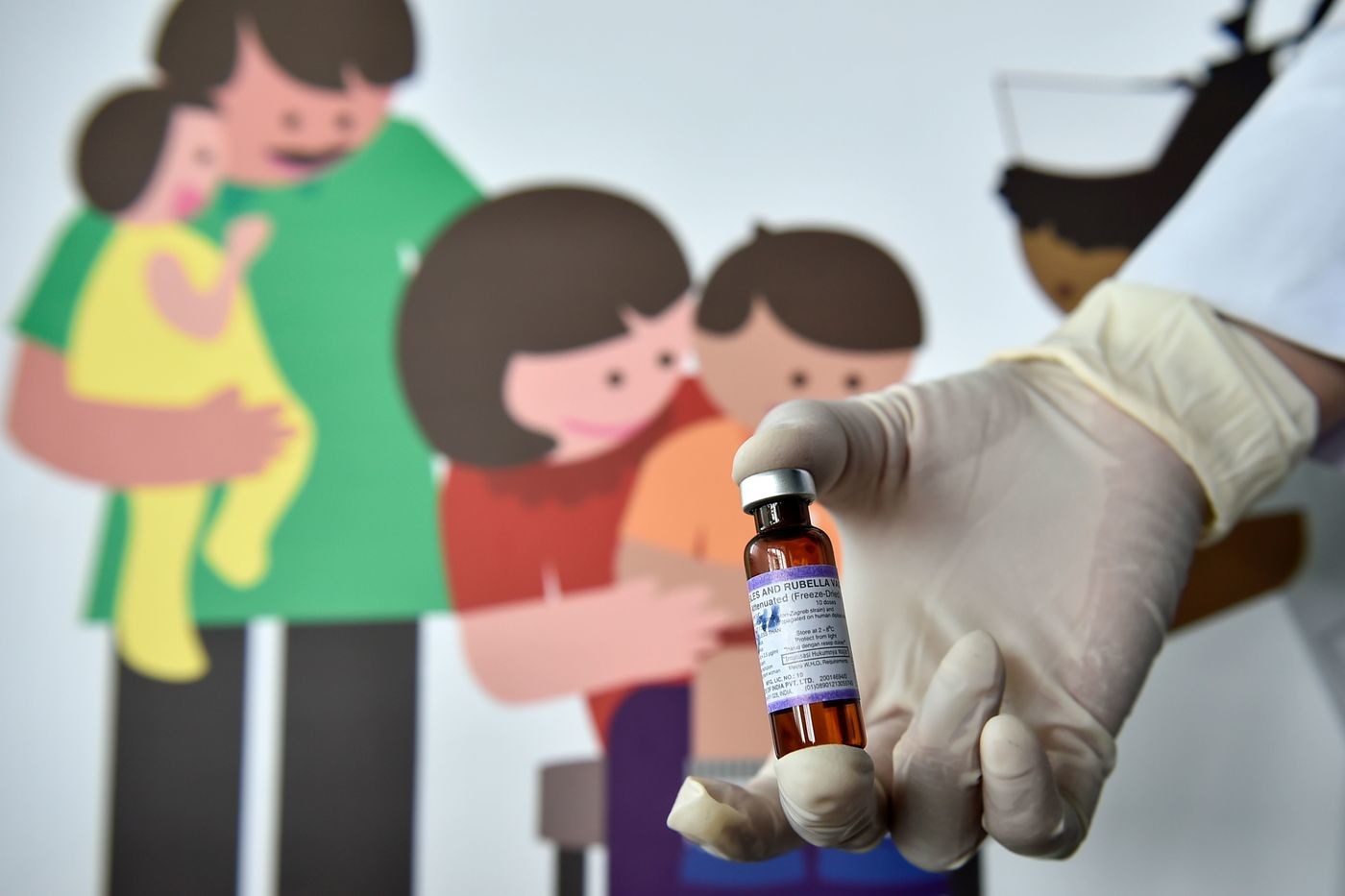 Vaccini a scuola, polemiche su emendamento M5S che cancella l’obbligo. Trizzino e Fattori (5S): “Ritiratelo”