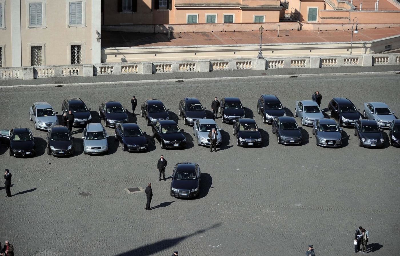 Auto blu, 168 milioni per oltre 8mila nuove vetture. Di Maio: “Bandi in automatico”