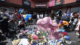 Los Angeles, centinaia di fan commemorano il rapper Nipsey Hussle