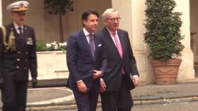 Palazzo Chigi, Juncker: “Preoccupato da regressione economica italiana”