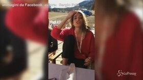 Imita le diverse inflessioni romane, esilarante l’attrice Fogliati