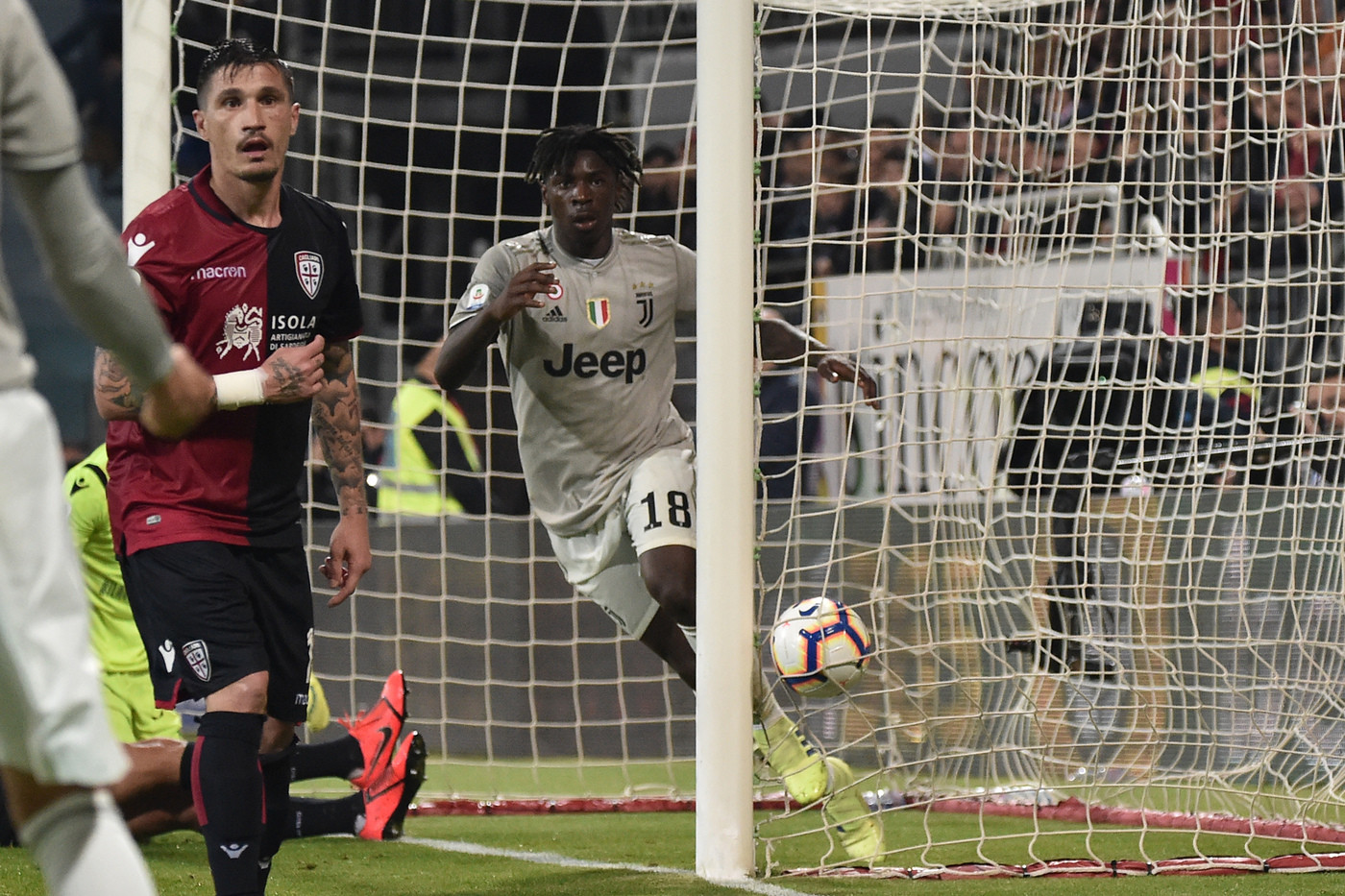 Bonucci e Kean, la Juve incerottata passa anche a Cagliari: 0-2