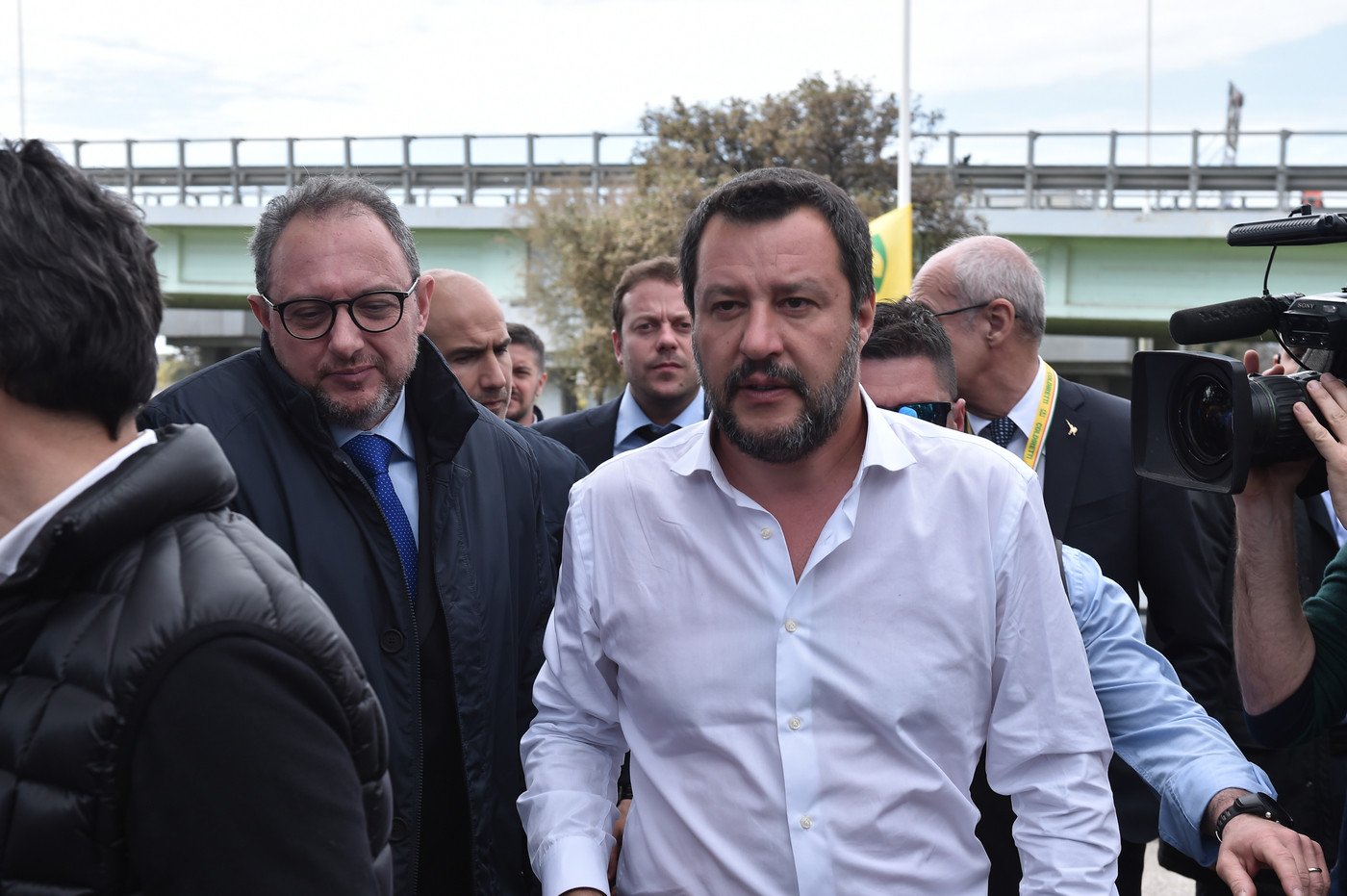 Salvini contro il Mef: “I burocrati partoriscano i decreti per i truffati delle banche”