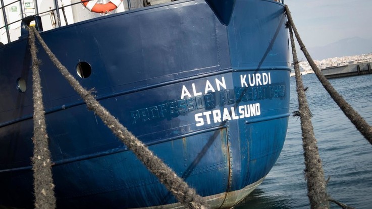 Alan Kurdi verso Malta, esposto di Mediterranea contro il governo italiano. Sea Eye: “Salvini umilia e sfrutta i migranti”
