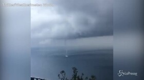 Capri come i Caraibi, la tromba d’aria fa paura ma incanta