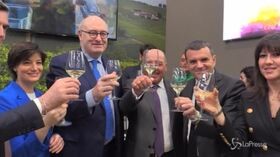 Vinitaly, Centinaio: “La nuova via della seta apre nuove porte per gli agricoltori italiani”