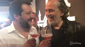 Vinitaly, Salvini alza il calice. “Brindo all’amore”. Con Di Maio? “No con tutti”