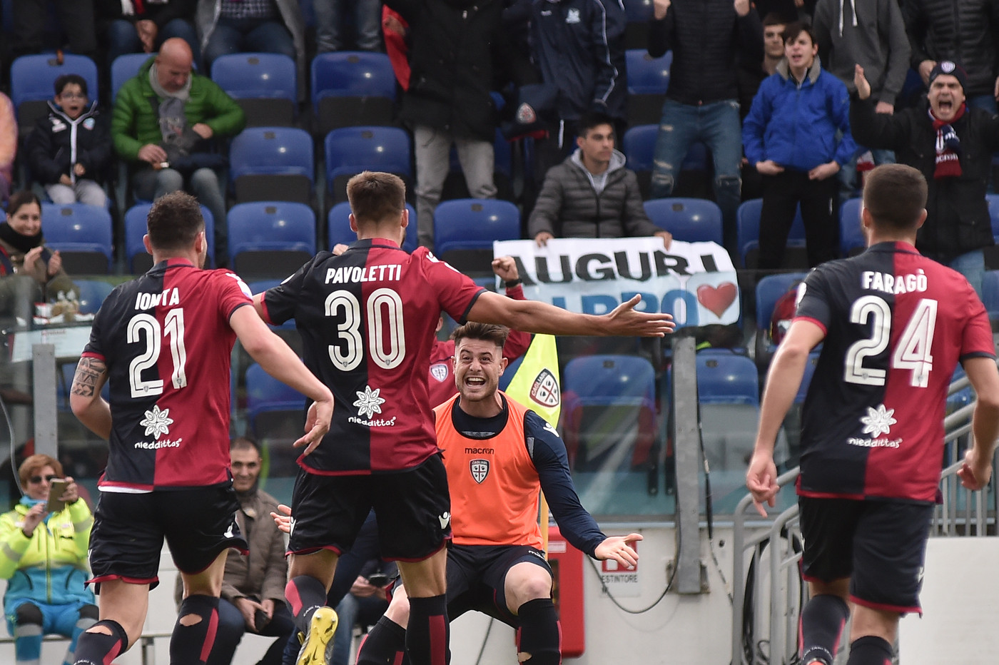Serie A, Cagliari ferma la corsa della Spal: decide Pavoletti, emiliani ko 2-1