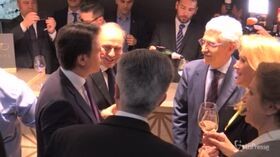 Vinitaly, il premier Conte brinda con D’Alema