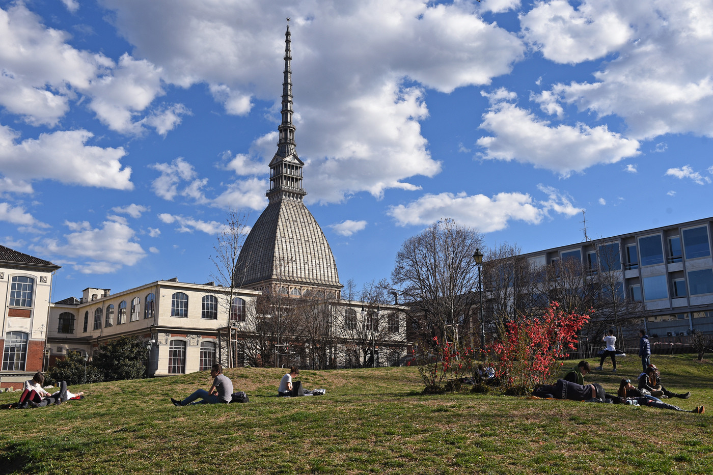 Nuvole e la temperatura non sale: il meteo dell’8 e del 9 aprile