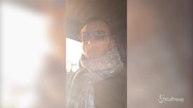 Napoli, parcheggia la Ferrari sul posto disabili e insulta chi lo denuncia: “Cogl***e ti faccio il c**o”
