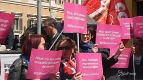 “No al ddl Pillon”: il presidio delle femministe davanti a Montecitorio