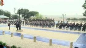 Salvini: “Mia figlia di 6 anni crede che io sia il capo della polizia”