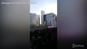 Tensione prima di Ajax-Juve: idranti per disperdere i tifosi