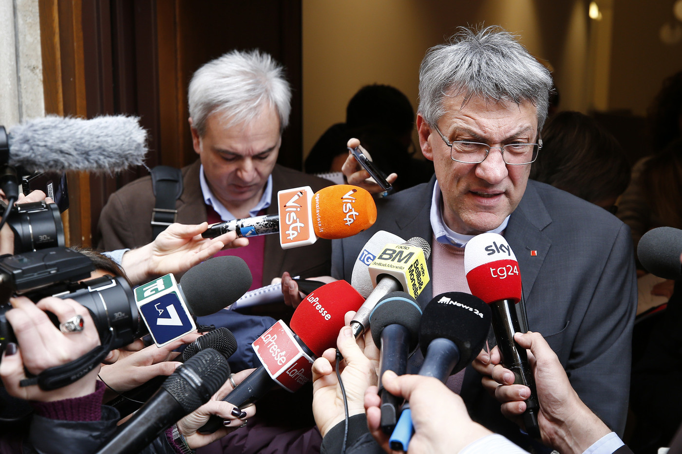 Def, i sindacati scelgono la linea dura: “Il governo cambi scelte”. Rischio sciopero