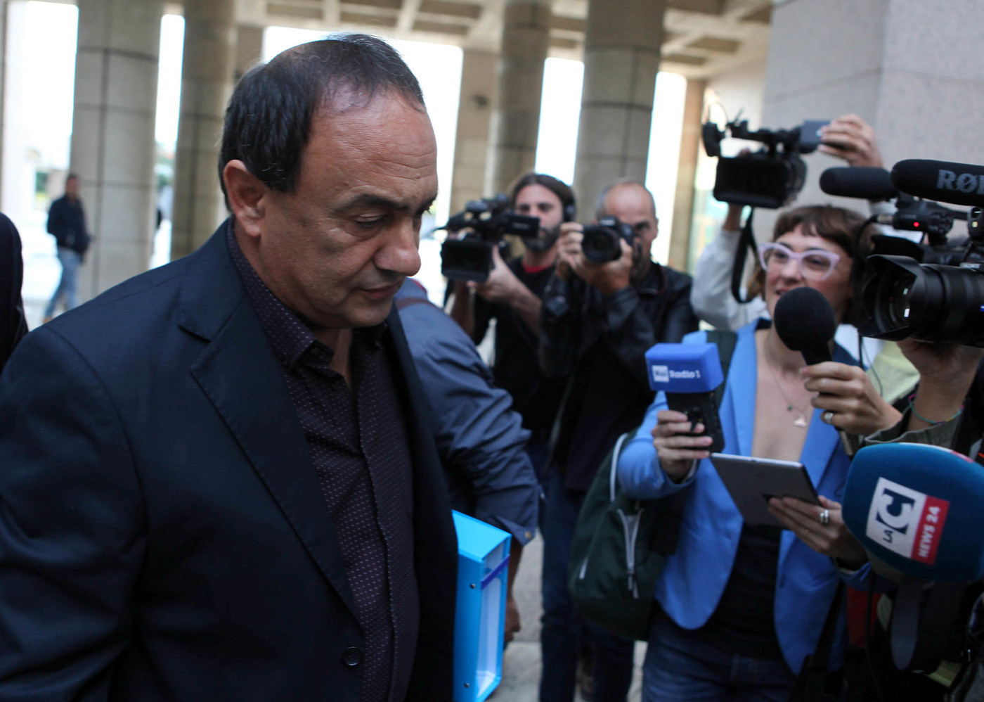 Nuove accuse contro Mimmo Lucano: avviso di conclusione indagini dalla procura di Locri