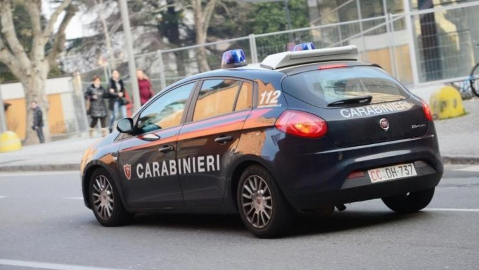Sparatoria in piazza nel Foggiano: morto un carabiniere