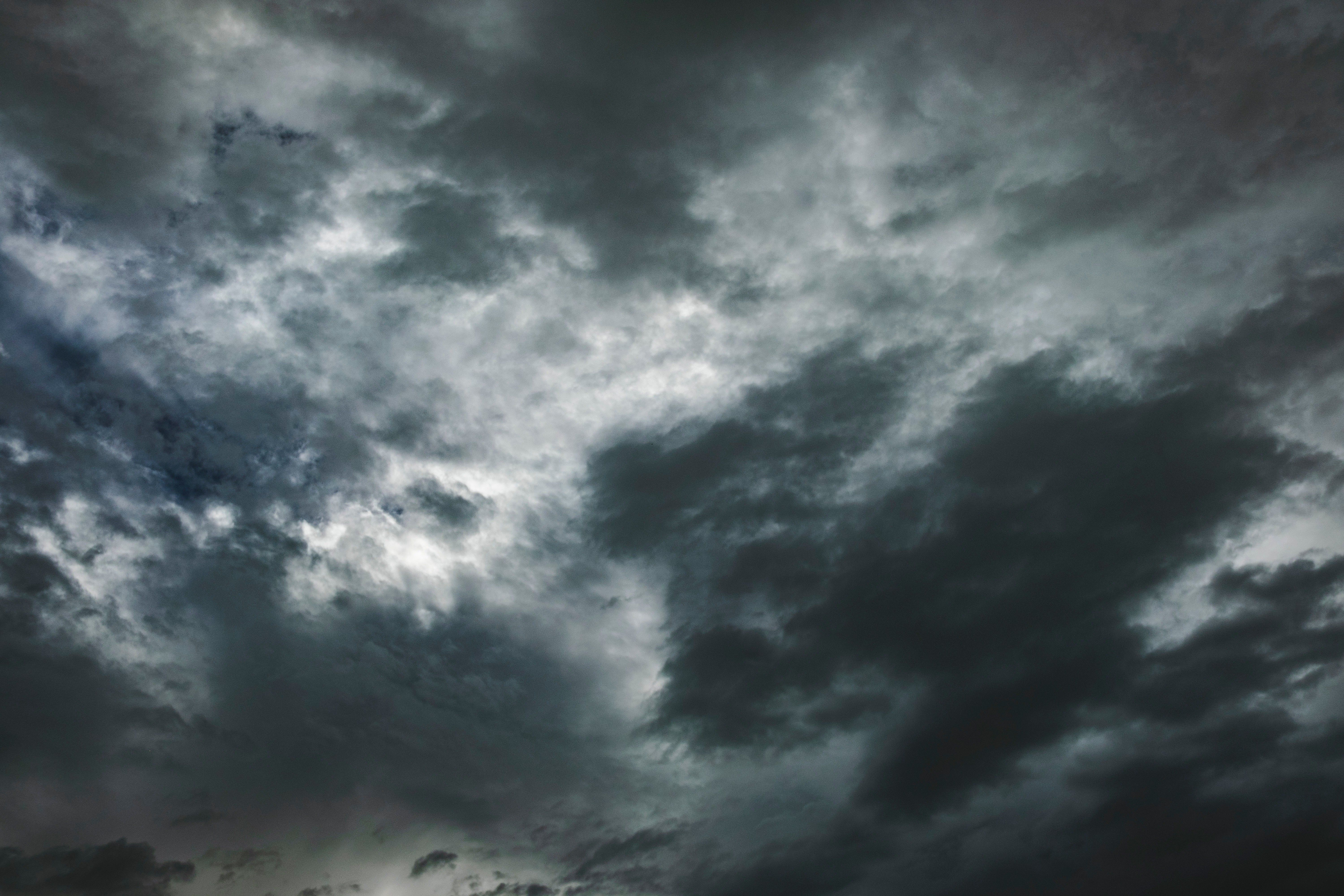 Sabato instabile e domenica di maltempo: il meteo del 13 e 14 aprile
