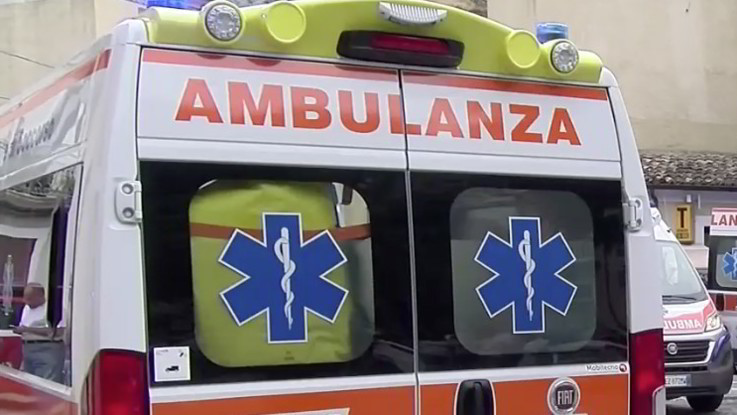 Venezia, professore sequestra cellulari: adolescente si butta dalla finestra