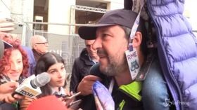 Libia, Salvini: “Non cambia nulla, in Italia si arriva solo con il permesso”