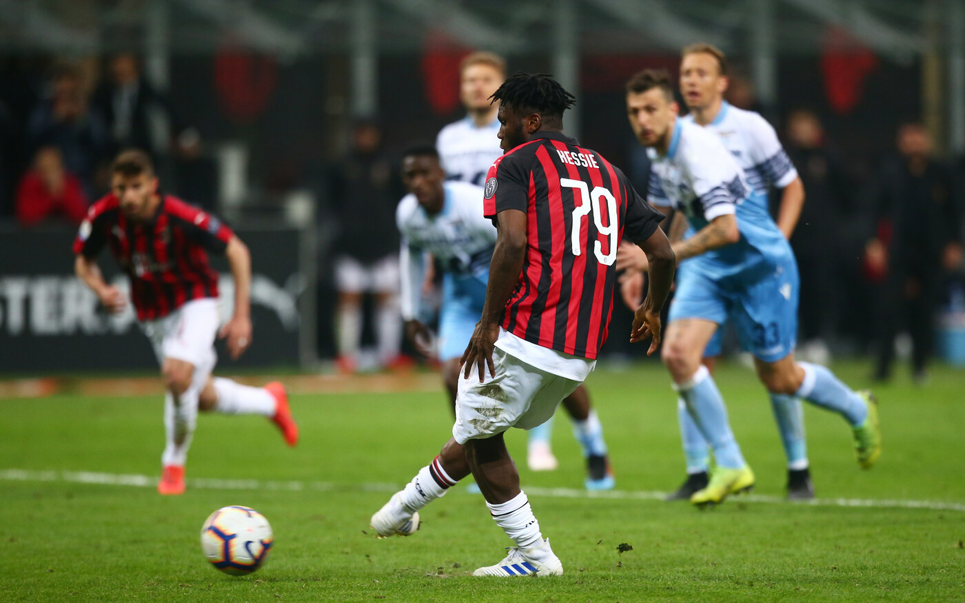 Rigore e tensione, il Milan batte la Lazio 1-0. Champions vicina