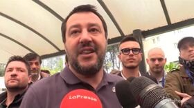 Flat tax, Salvini: “Governare con la Lega fa bene ai Cinque Stelle”