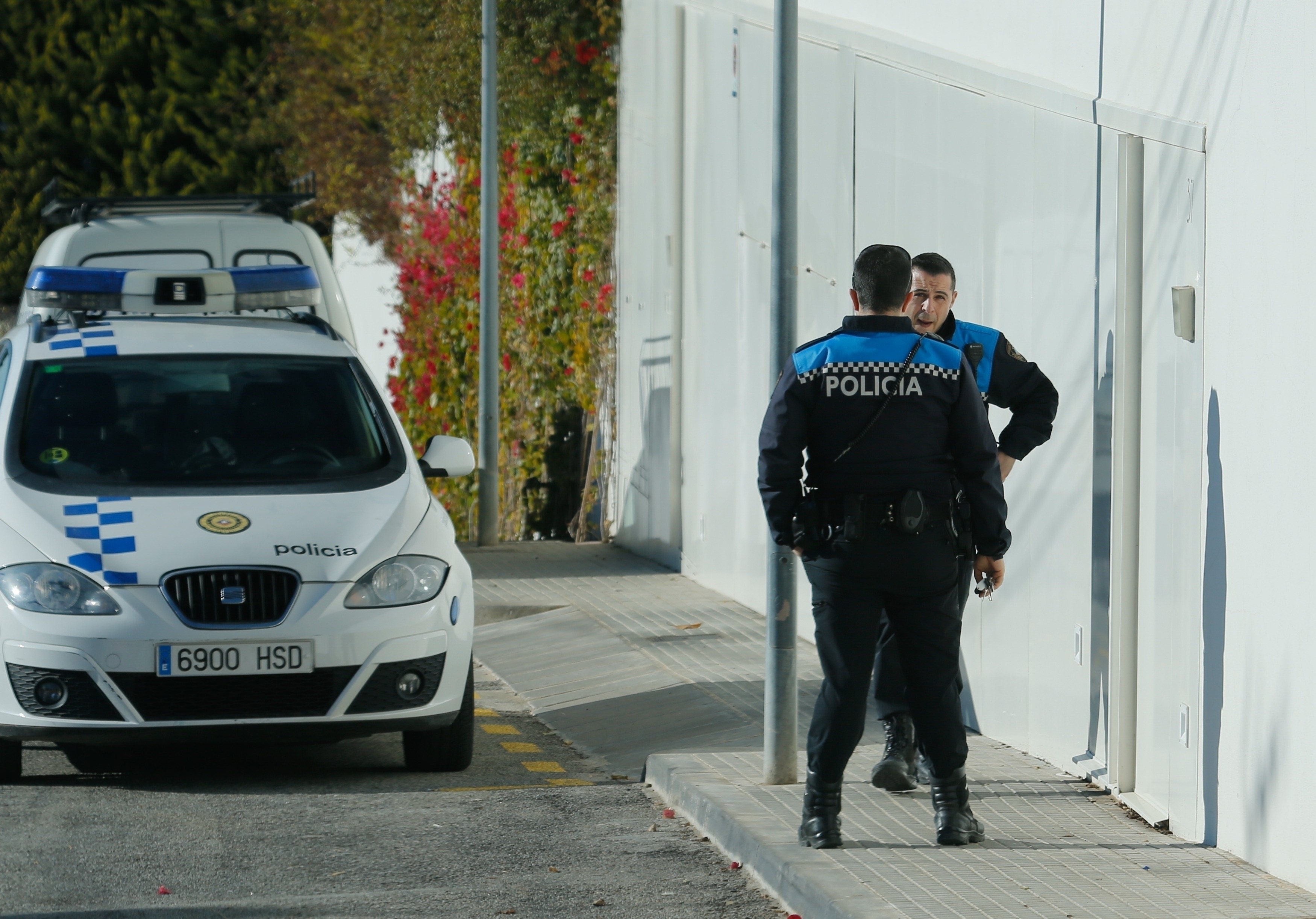 Spagna, falso allarme bomba a Madrid: evacuato grattacielo ambasciate