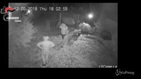 Torino, rapine in abitazioni con foto ricordo