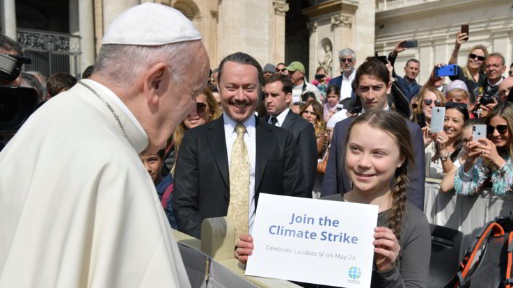 Roma, Greta incontra Papa Francesco: "Mi ha detto di andare avanti"